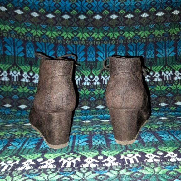 Cityclassified Black Faux-Suede Lace-Up Ankle Wedge Booties Women's Size 6.5 - Picture 4 of 7